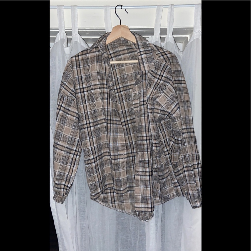 oversize beige plaid flanel
